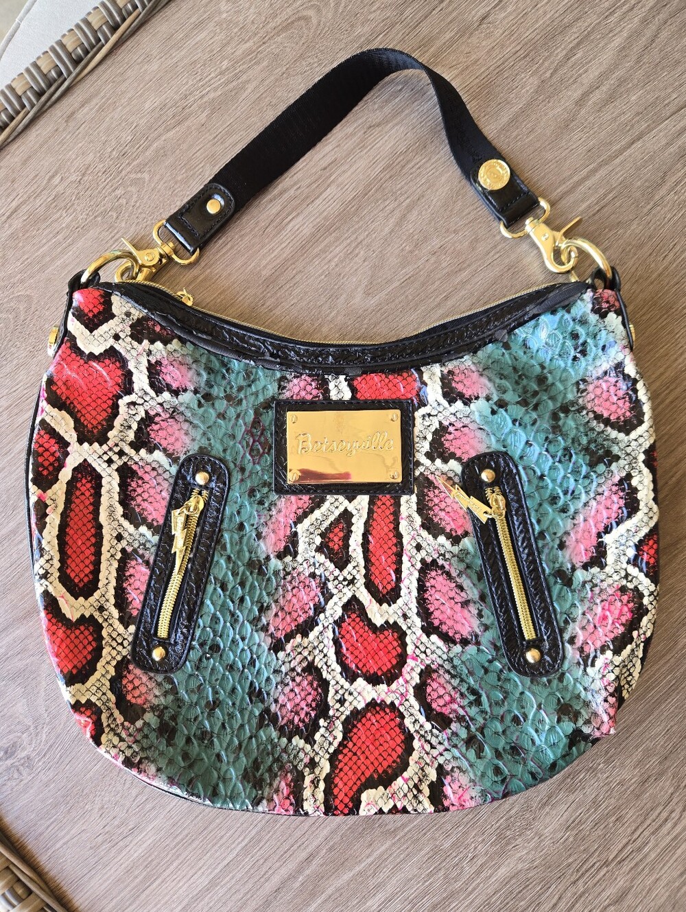 VINTAGE Betseyville by Betsey Johnson Neon Snakeskin Hobo Bag ⚡️